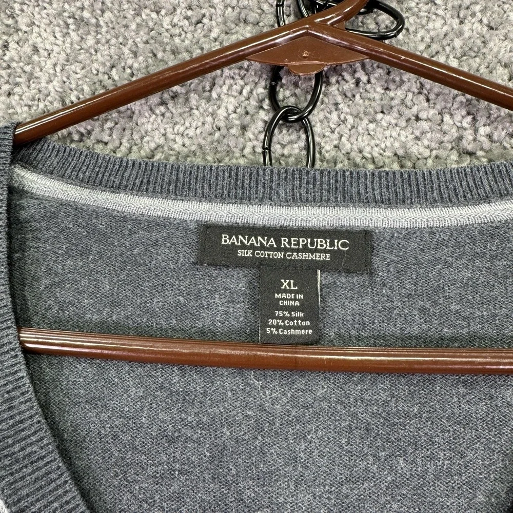 Banana Republic Sweater Mens XL Gray Knit V Neck Silk Cotton Cashmere Preppy